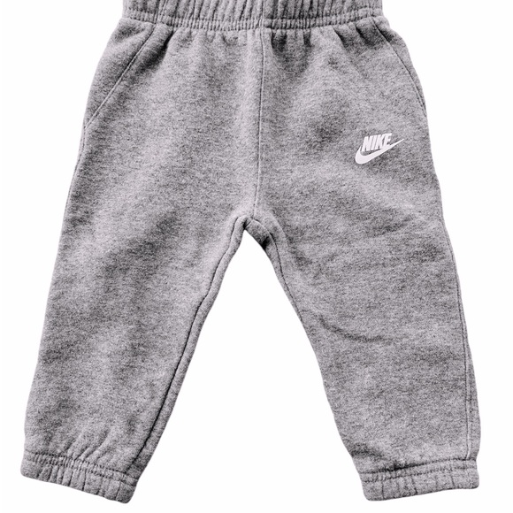 NIKE 2-Piece 12 Month Gray/Black Hooded Fleece Set for Boys | Preowned - Picture 9 of 11